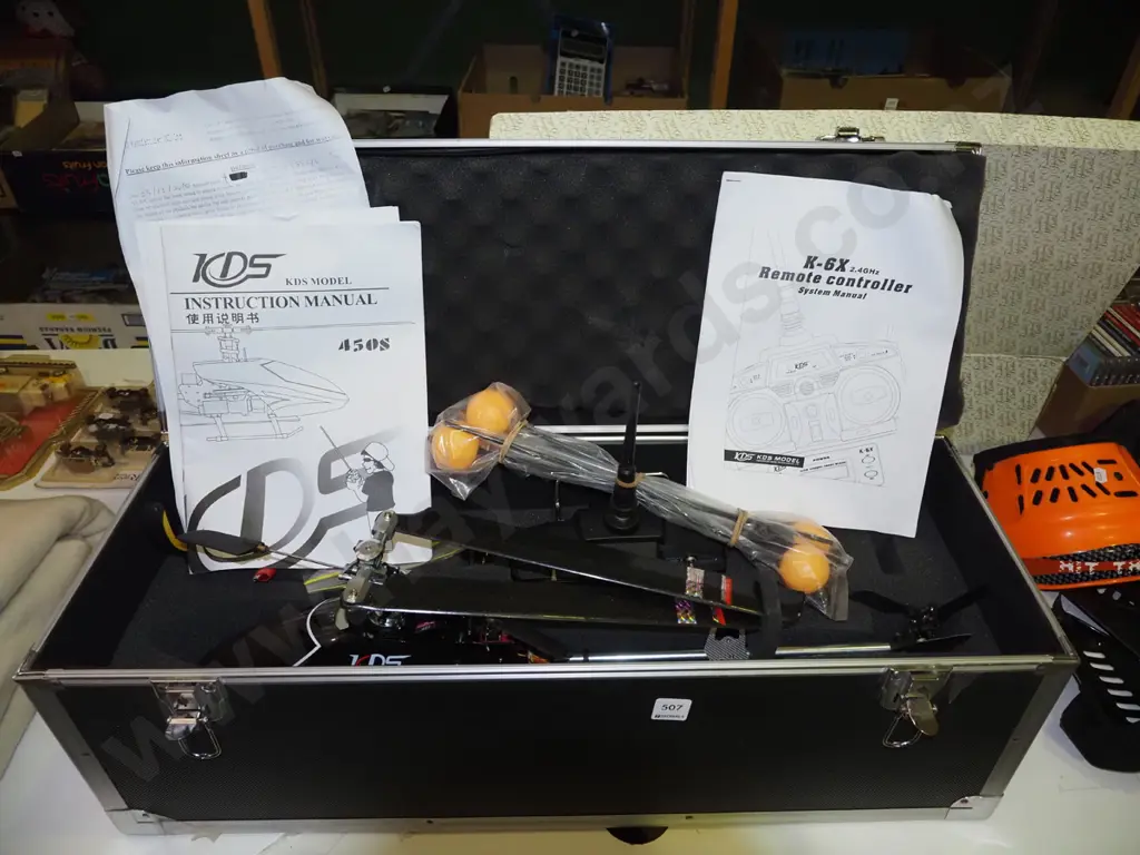 remote control helicopter in hard case with controller and accessories Image 1++