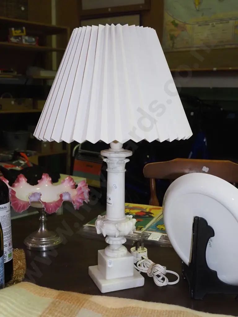 alabaster based table lamp H540 Image 1++