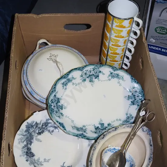 box; lidded veges, coffee cups, stand, serving tongs etc