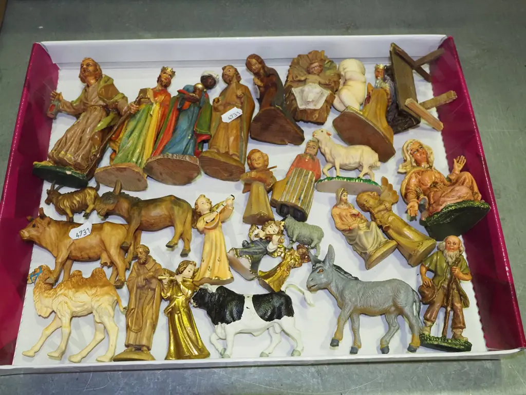 tray of nativity figurines Image 1++