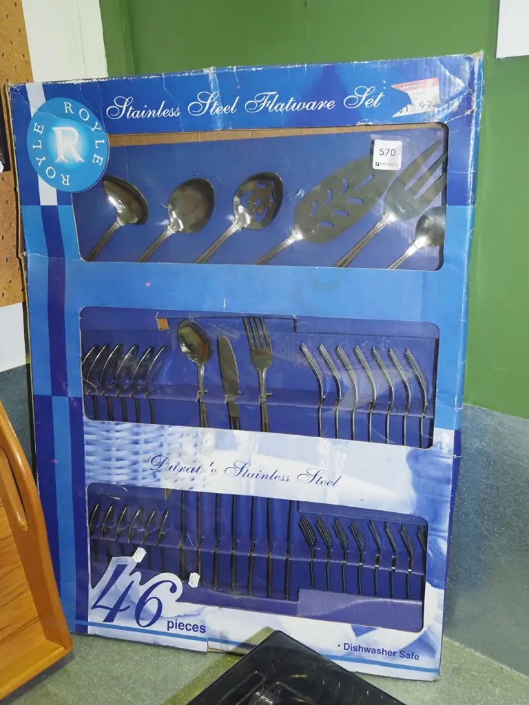 boxed as new stainless steel 46 piece cutlery set Image 1++