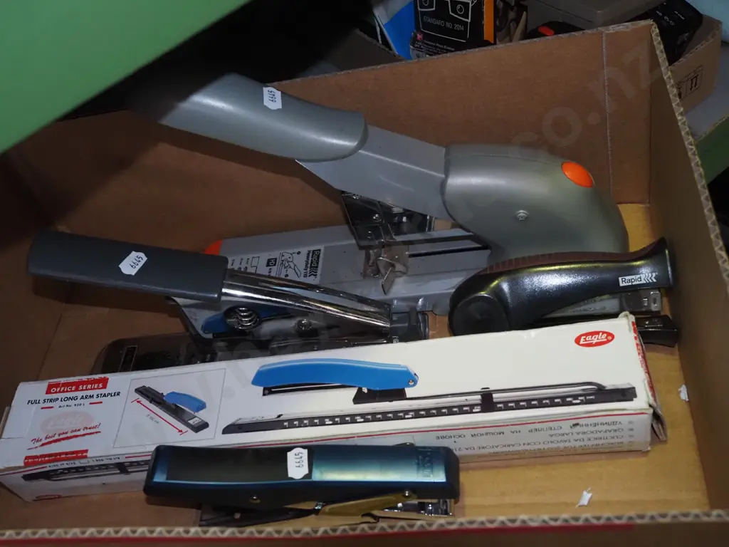 box; staplers Image 1++