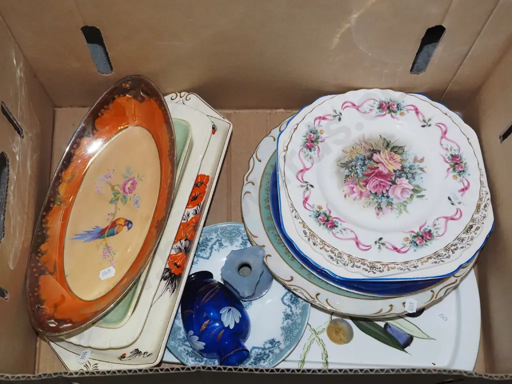 box; trays, plates, vases Image 1++