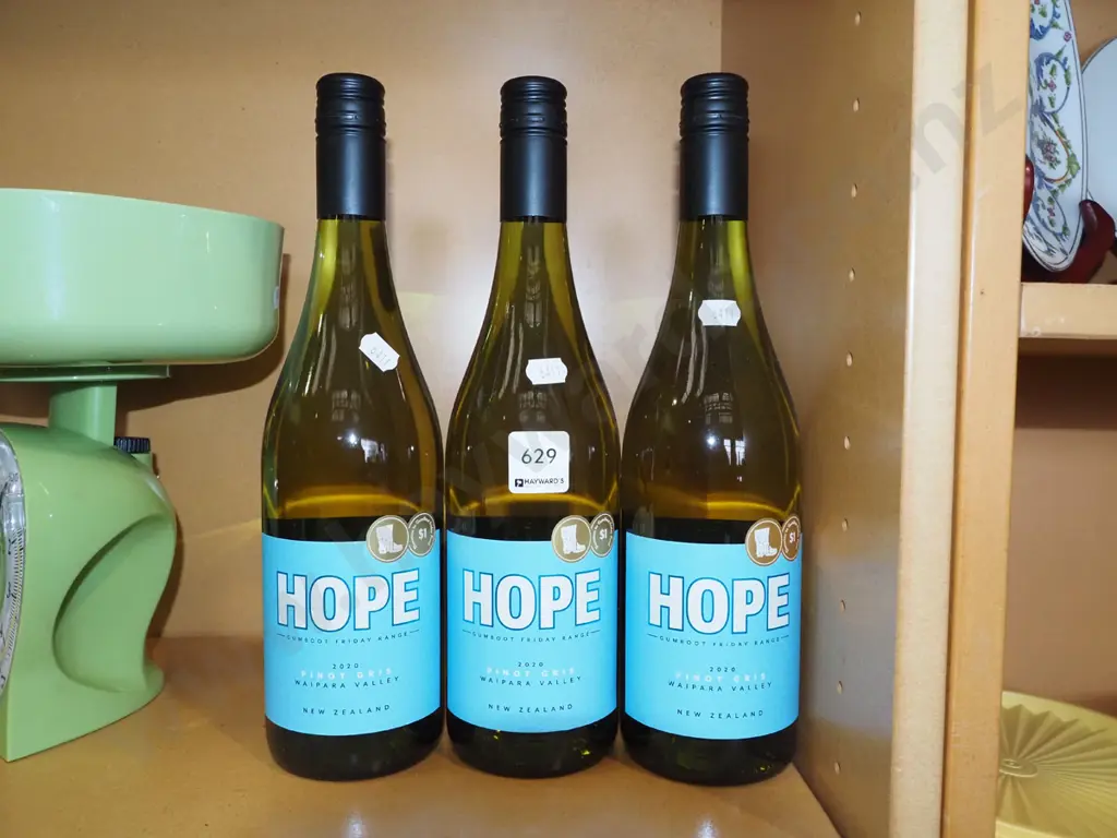 3x bottles of Hope pinot gris 2020 Image 1++