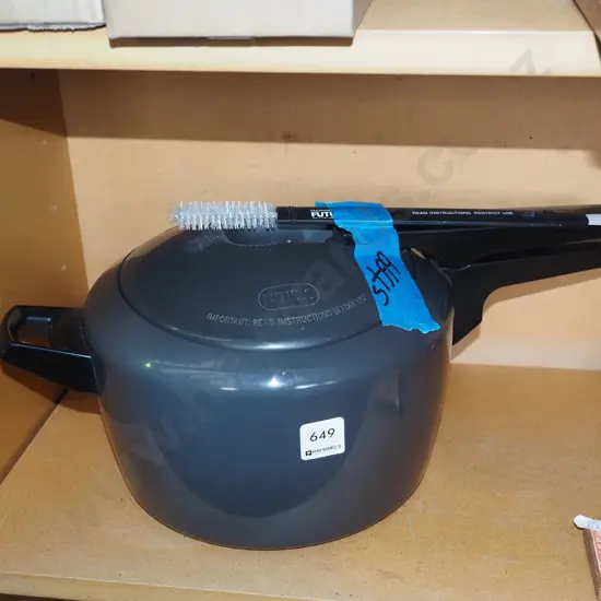 Futura pressure cooker