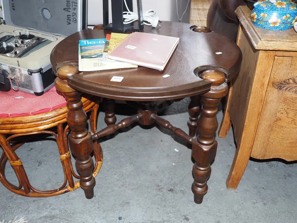 faux mahogany circular end table Image 1++