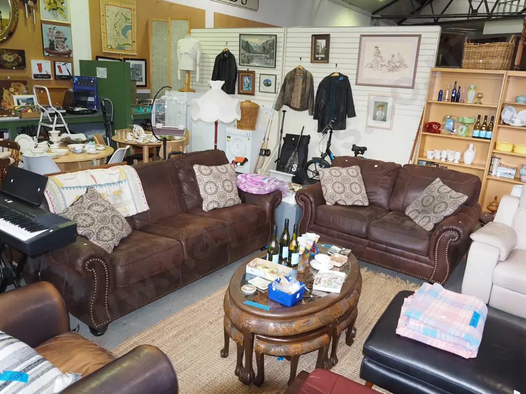 brown vinyl dome-studded faux leather 2 piece rolled arm lounge suite w/ 2 & 3 seater settees - good condition Image 1++