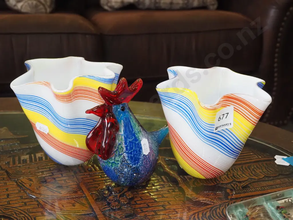 2x multi coloured glass bowls, studio glass chicken H130 Image 1++
