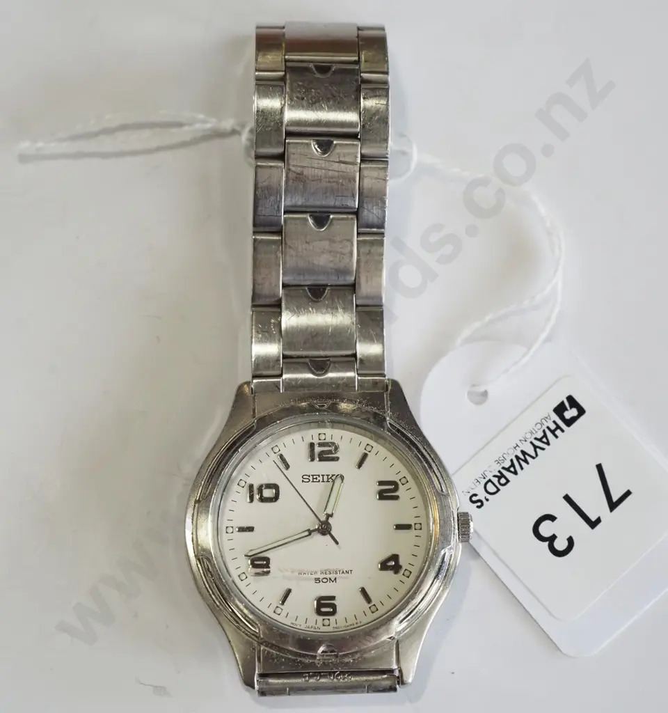 wristwatch Image 1++