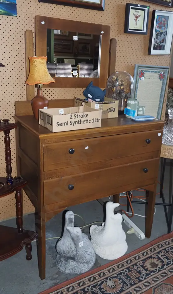 2 drawer mirror back dresser H1370 W790 D440 Image 1++