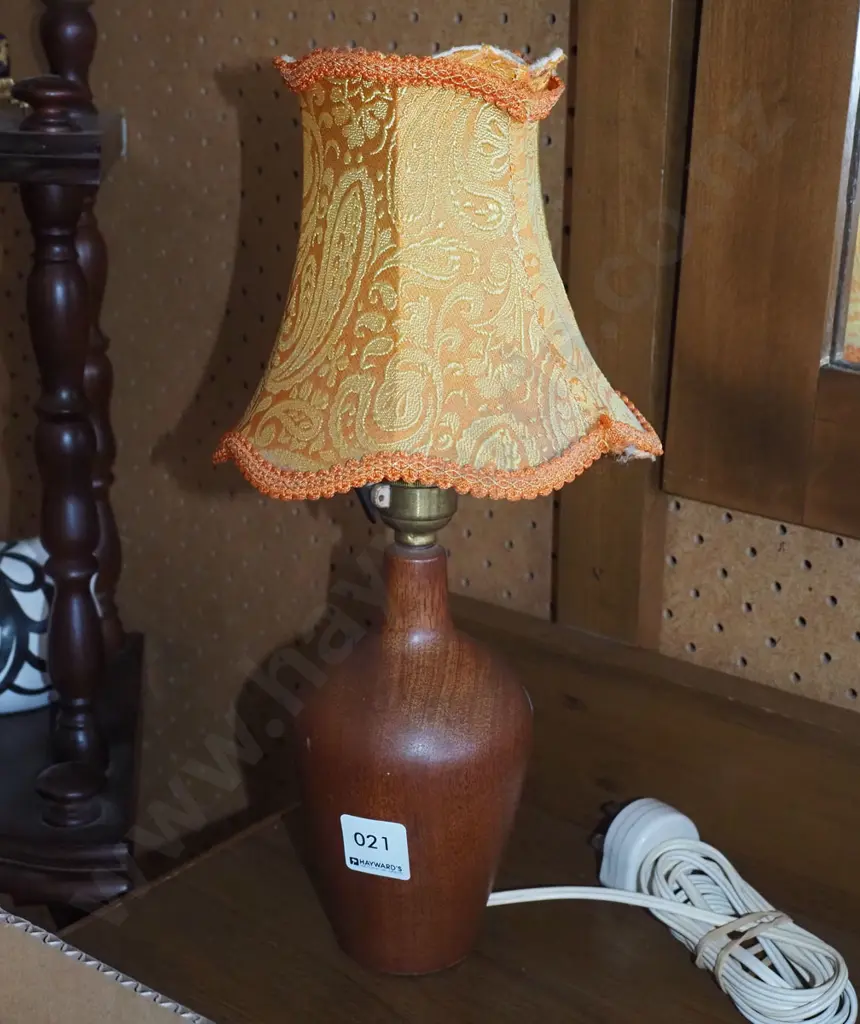 small turned wood based table lamp H340 Image 1++