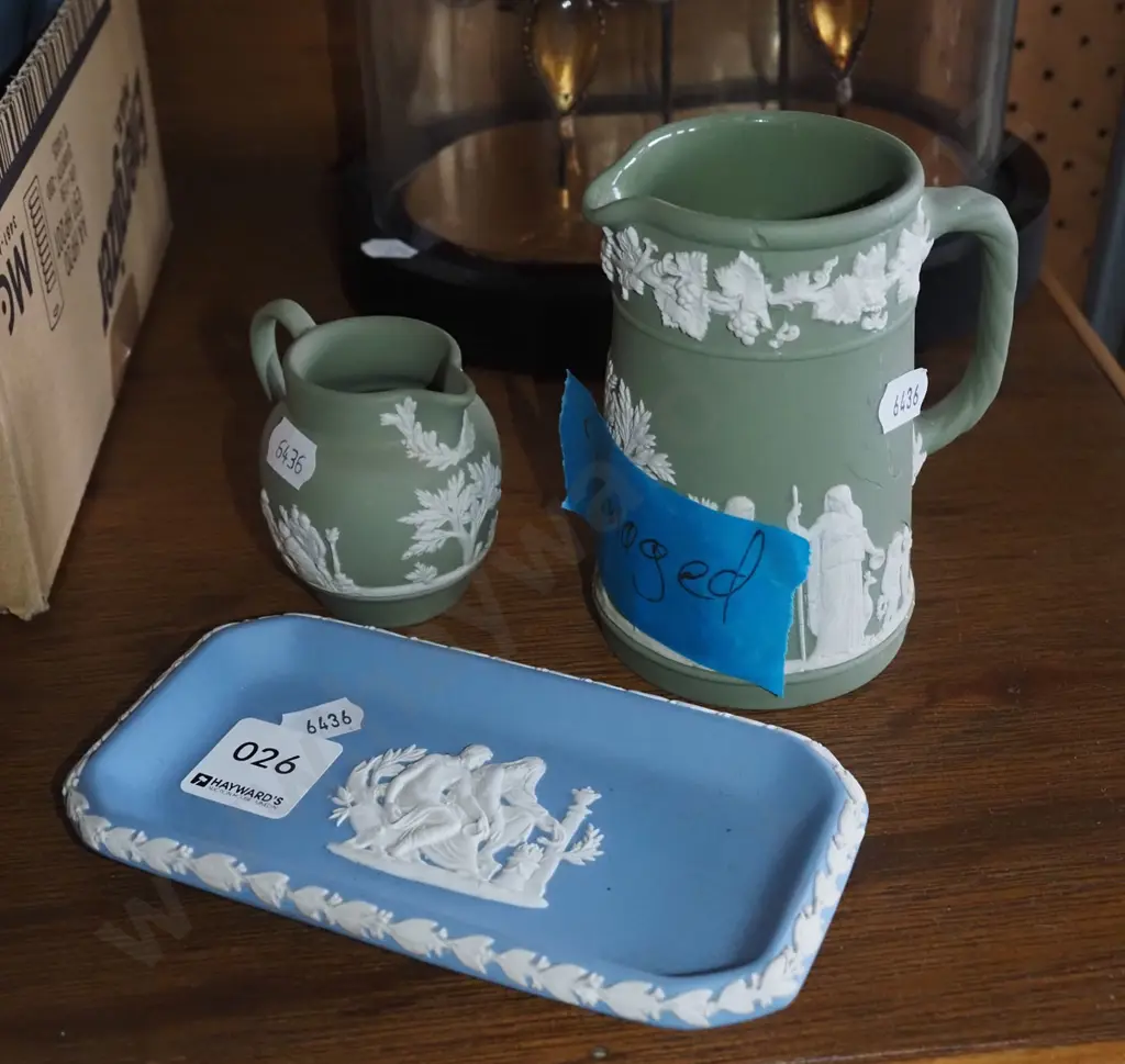 Wedgwood Jasperware; dish, 2x jugs Largest has damage H110 Image 1++