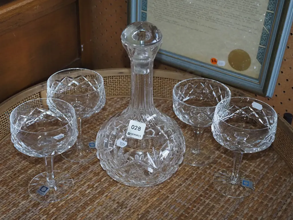 cut crystal decanter, 4x stemmed glasses Image 1++