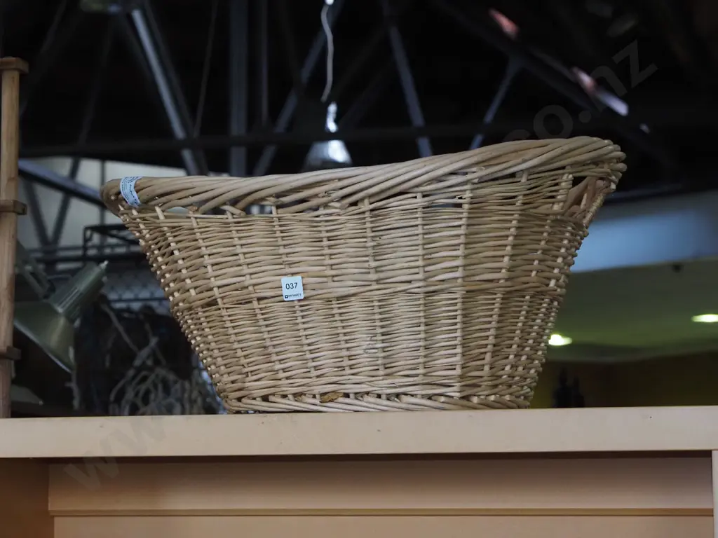 cane laundery basket Image 1++