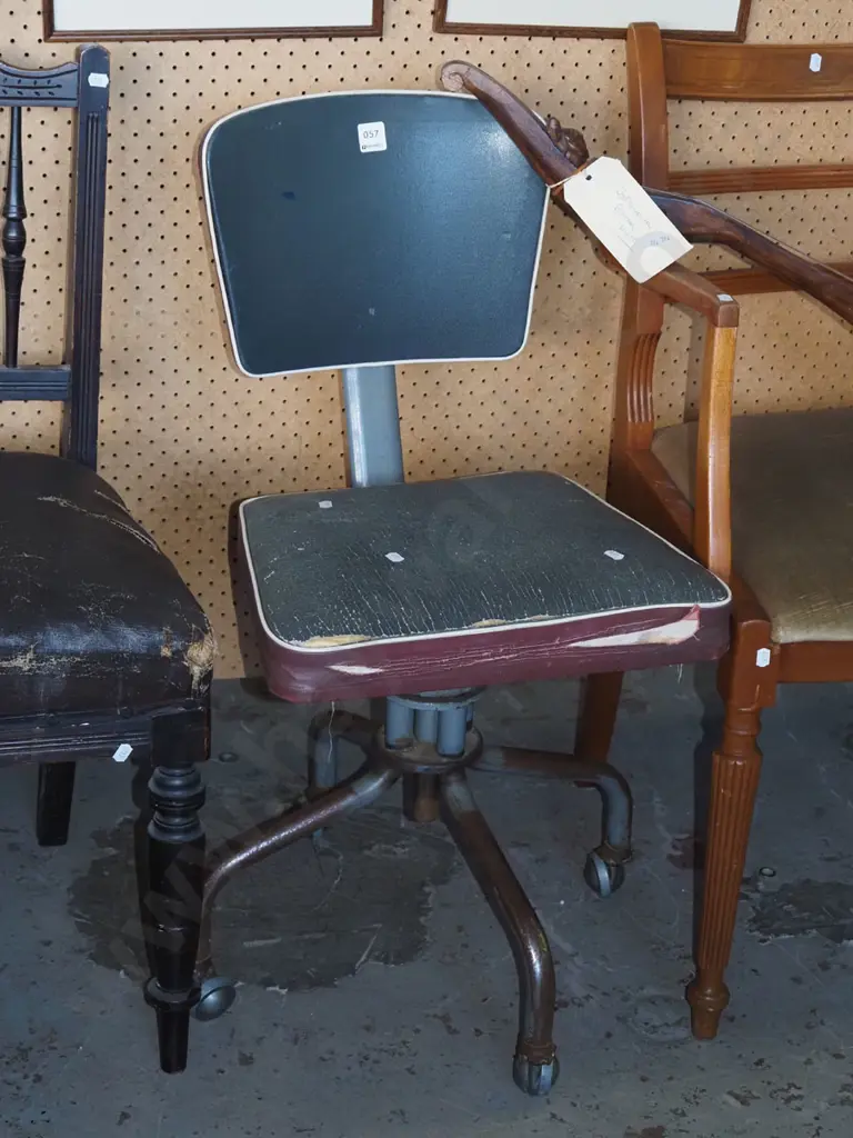 vintage office chair - needs attention Image 1++