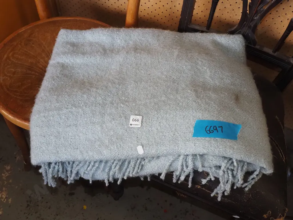 teal woollen blanket Image 1++