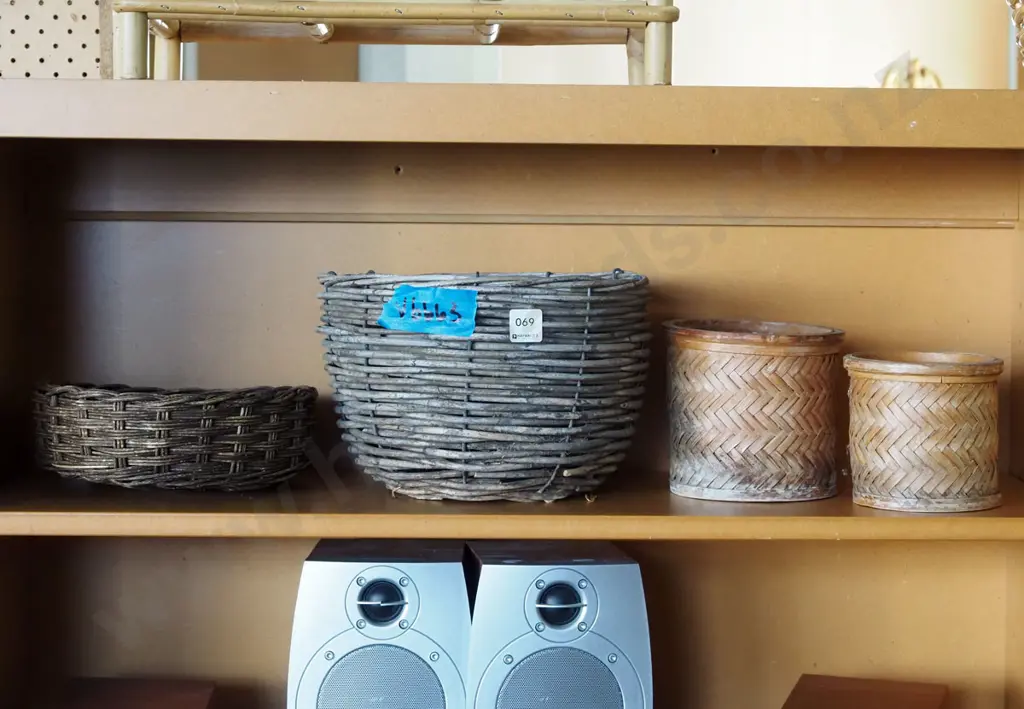 shelf of 4x cane baskets Image 1++