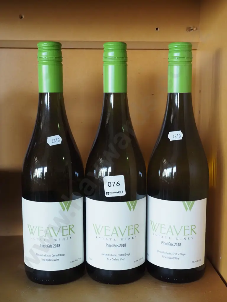 3x bottles of Weaver pinot gris 2018 Image 1++
