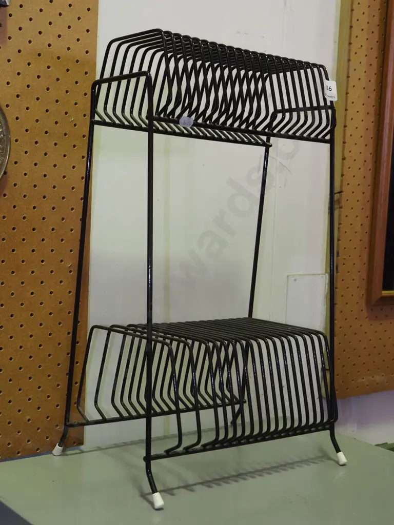 retro metal record rack Image 1++