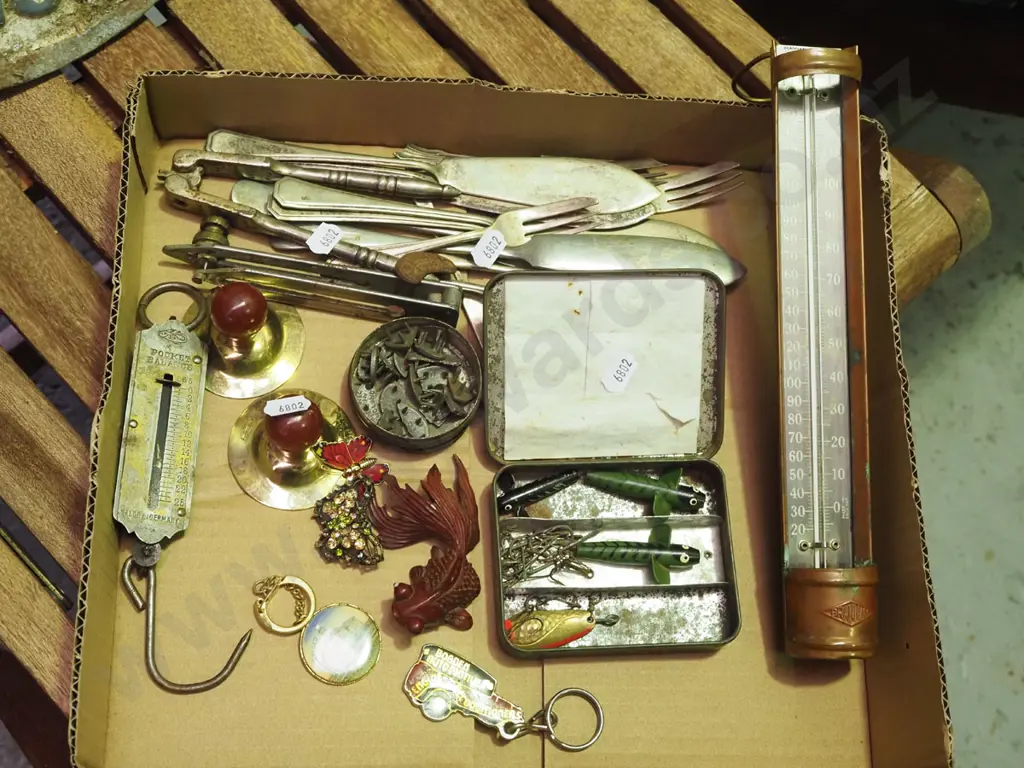 box; thermometer, cutlery, spring scales etc Image 1++