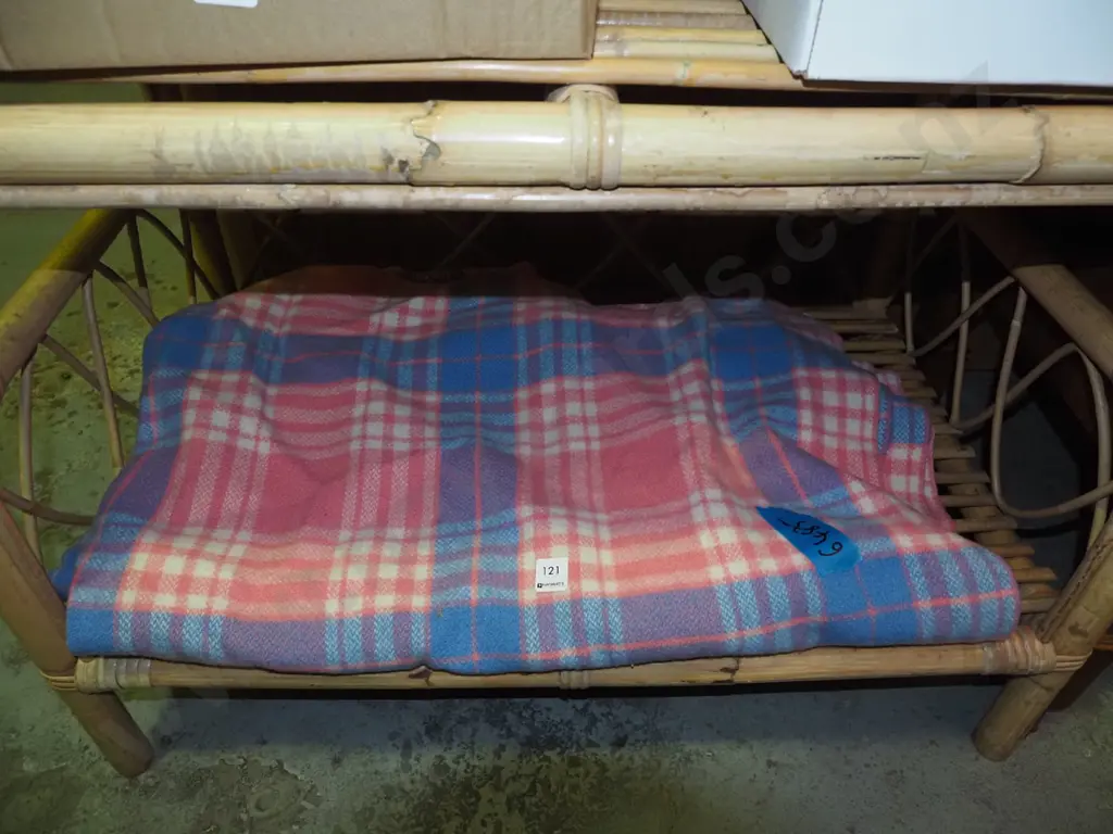 checked woollen blanket Image 1++