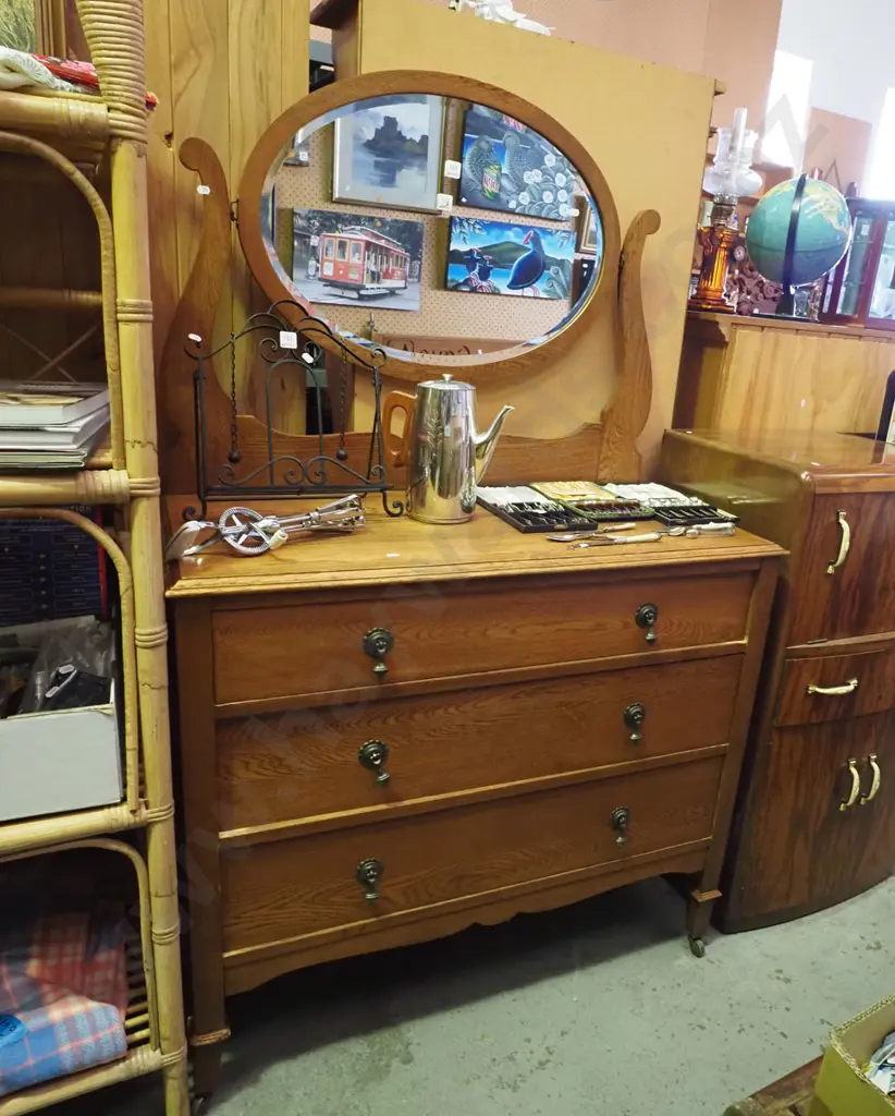 oak 3 drawer bevelled edge mirror back dresser H570 W1000 D490 Image 1++