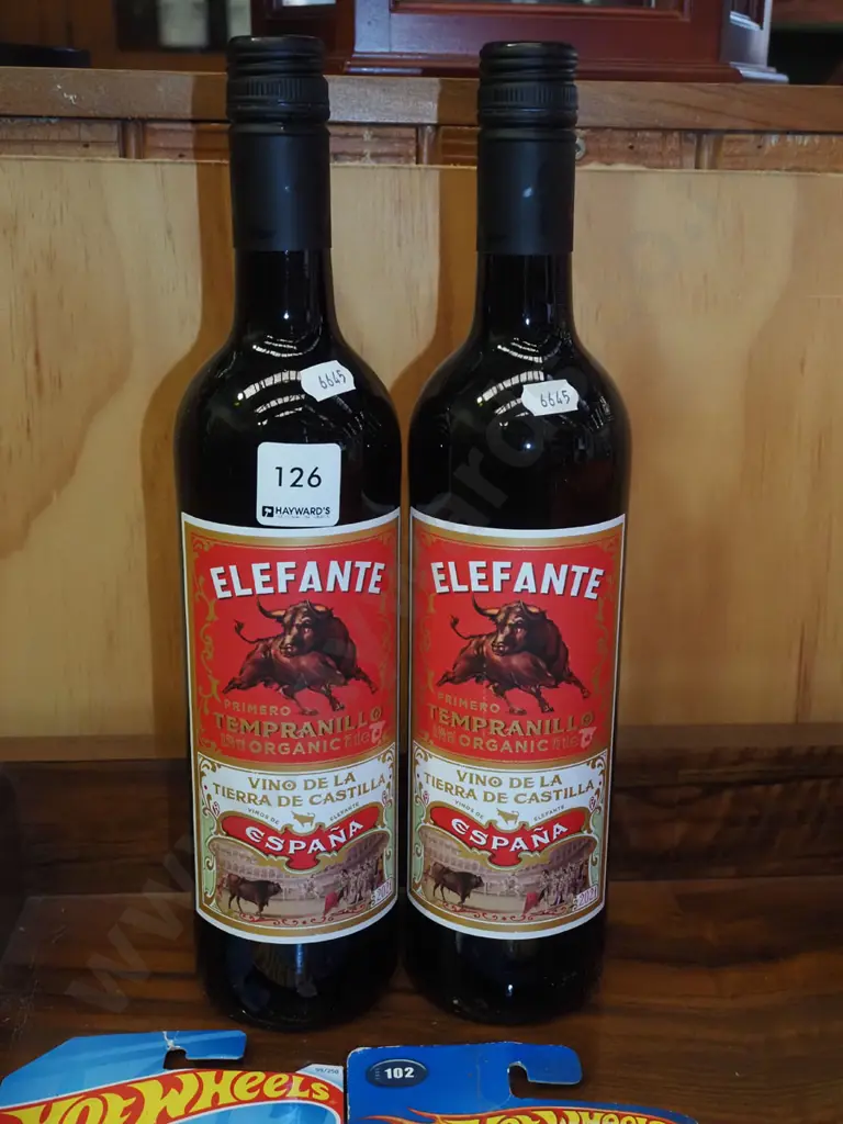 2x bottles of Spanish red wine  Image 1++