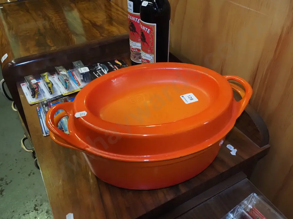 cast iron and enamel lidded casserole  Image 1++