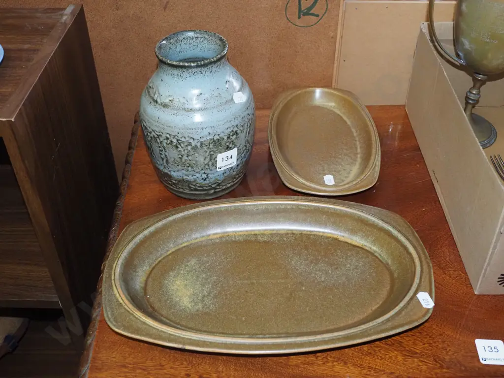 studio pottery vase, 2x Temuka plates Vase H180 Image 1++