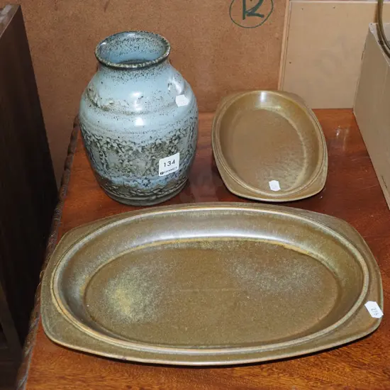 studio pottery vase, 2x Temuka plates Vase H180