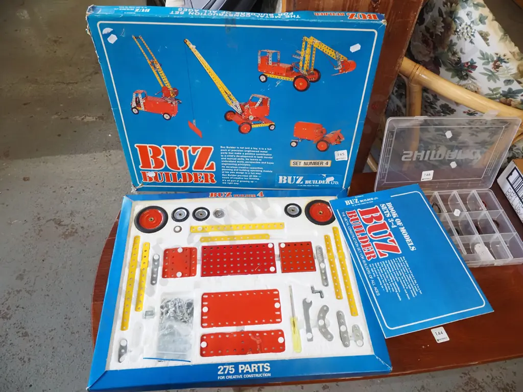 NZ made Buz Builder meccano type set - incomplete Image 1++