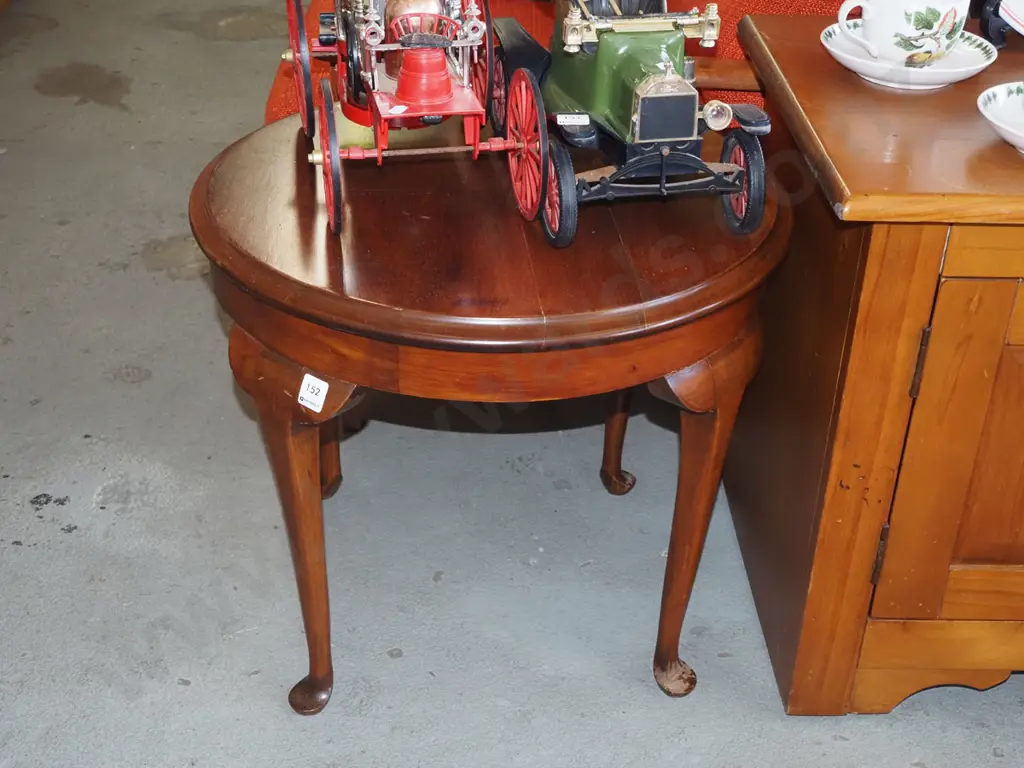 mahogany circular end table H480 Image 1++