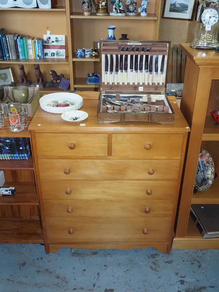 rimu 6 drawer chest H920 W800 D420 Image 1++