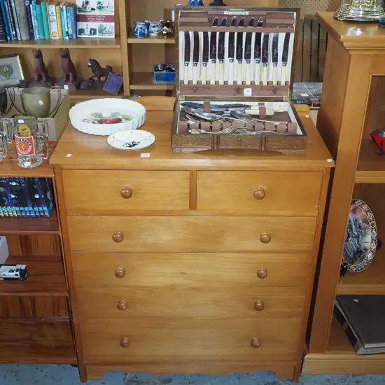 rimu 6 drawer chest H920 W800 D420