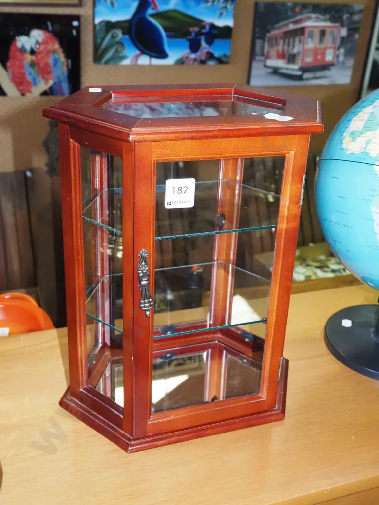 small bench top display cabinet H315 Image 1++