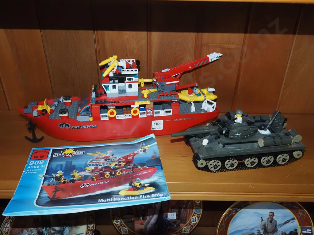 Lego fire and rescue boat, Lego tank Image 1++