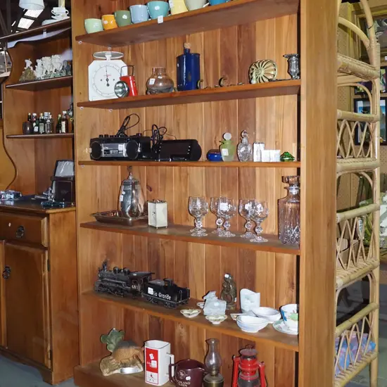 solid rimu adjustable bookcase H1785 W1170 D260