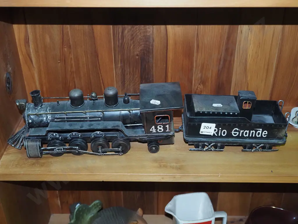 metal ornamental train with tender L530 Image 1++