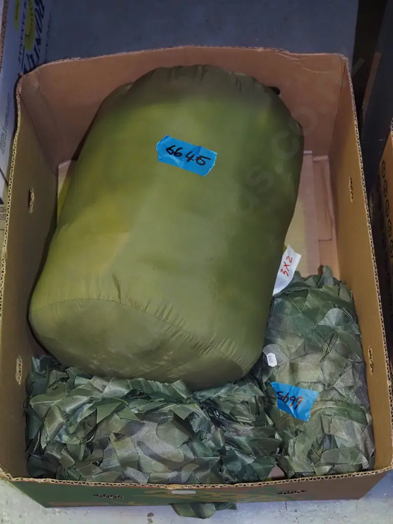box; sleeping bag, camouflage netting Image 1++