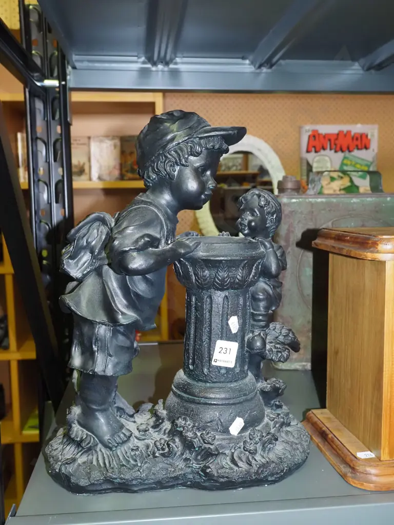 composite figurines - young boys and fountain H350 Image 1++