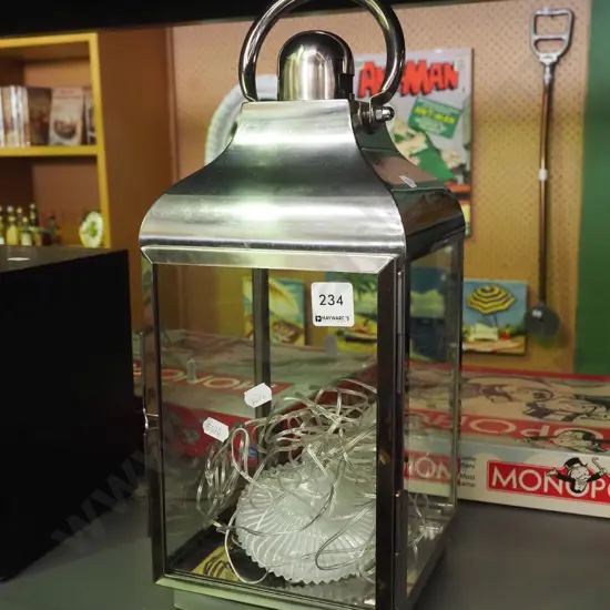 candle lantern with battery powered LED lights H400