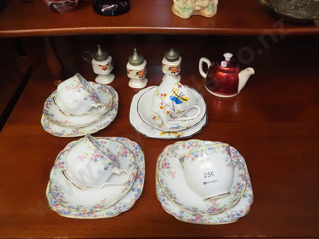 4x trios, tiny teapot etc Image 1++