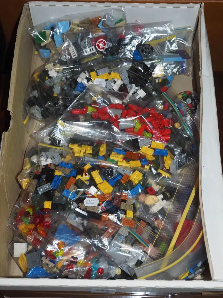 box of Lego Image 1++