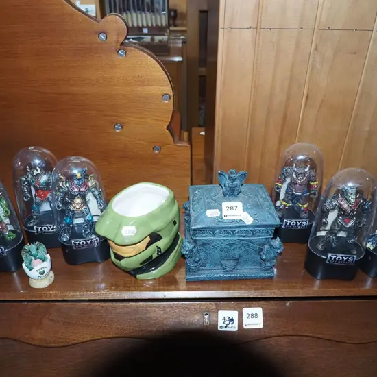 various fantasy toys in original packaging H170, Halo cup, storage chest