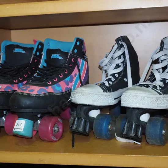 2x pairs of roller skates