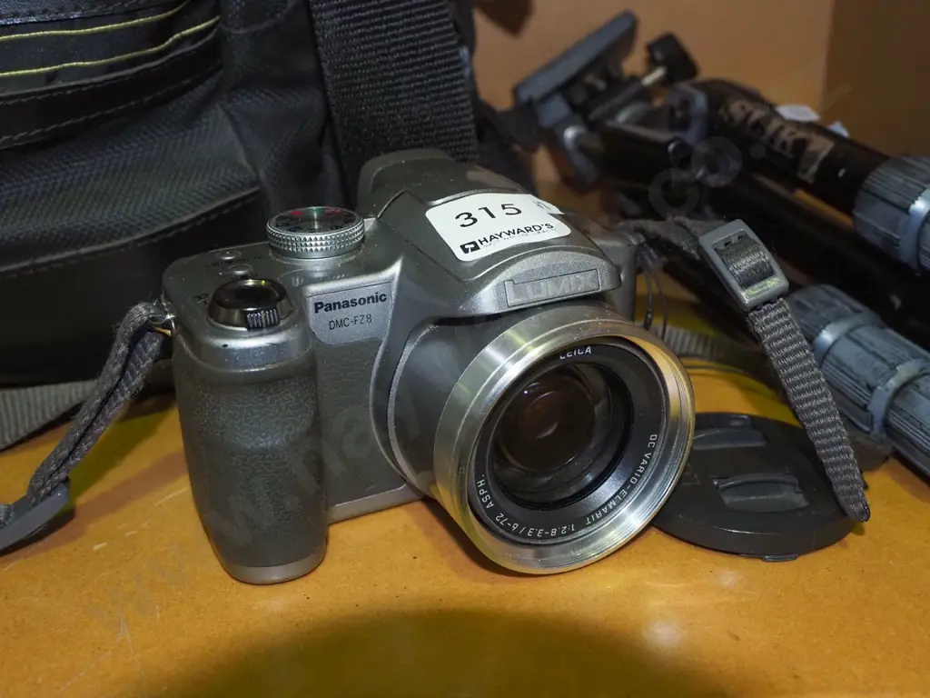 Panasonic Luminex camera, tripod, bag, accessories Image 1++