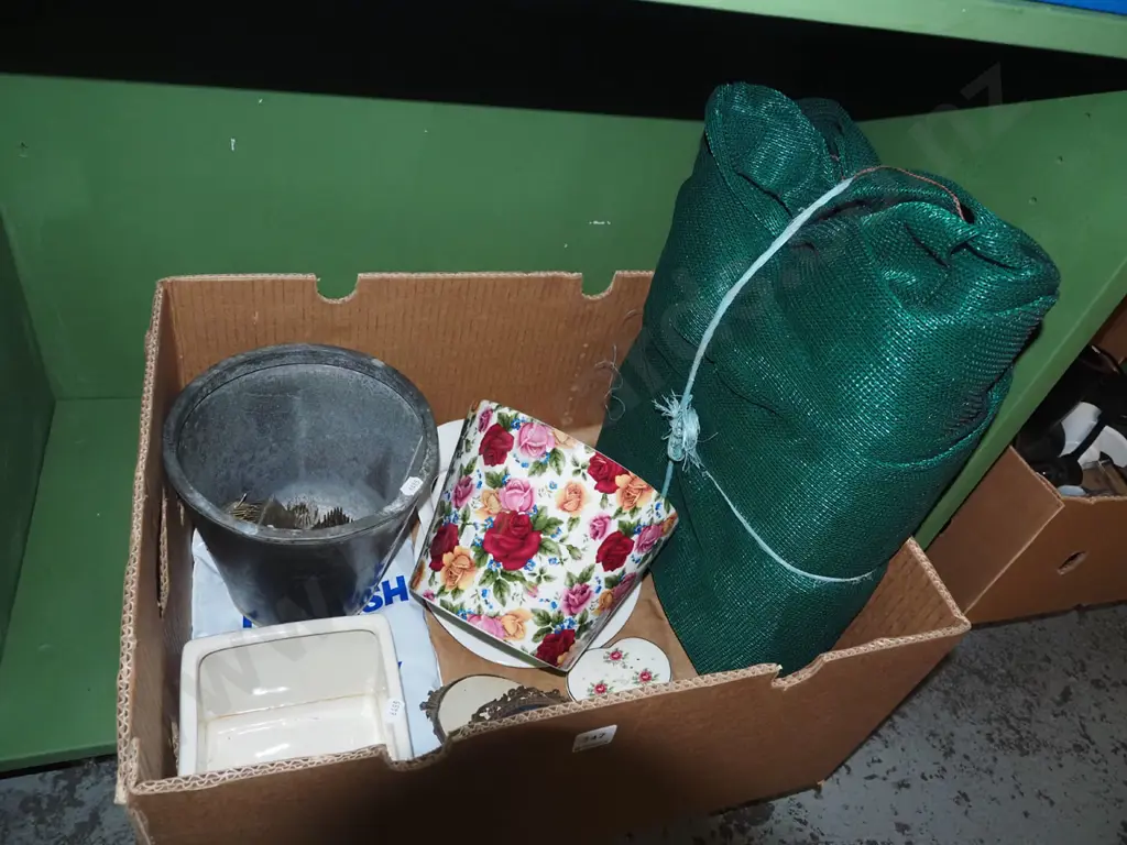 box; garden planters, flower frogs, jardinieres, shade cloth Image 1++