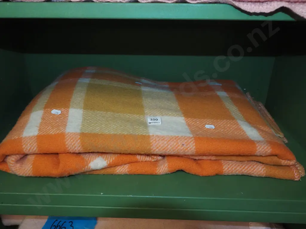 checked wollen blanket Image 1++