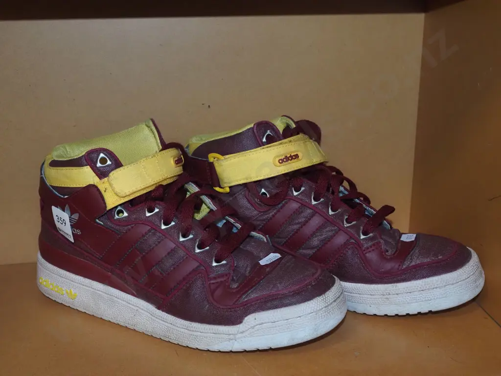 pair of Adidas UK size 6 sneakers Image 1++