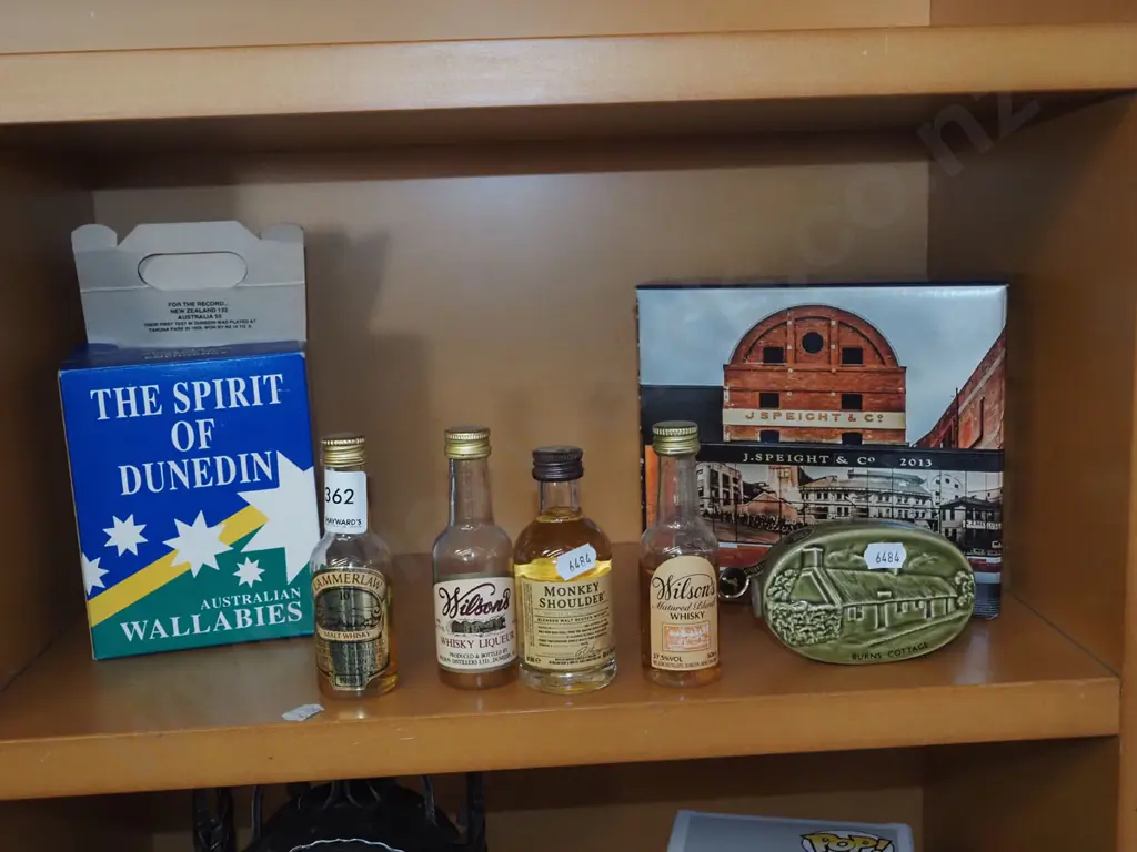 box of spirit and beer miniatures Image 1++